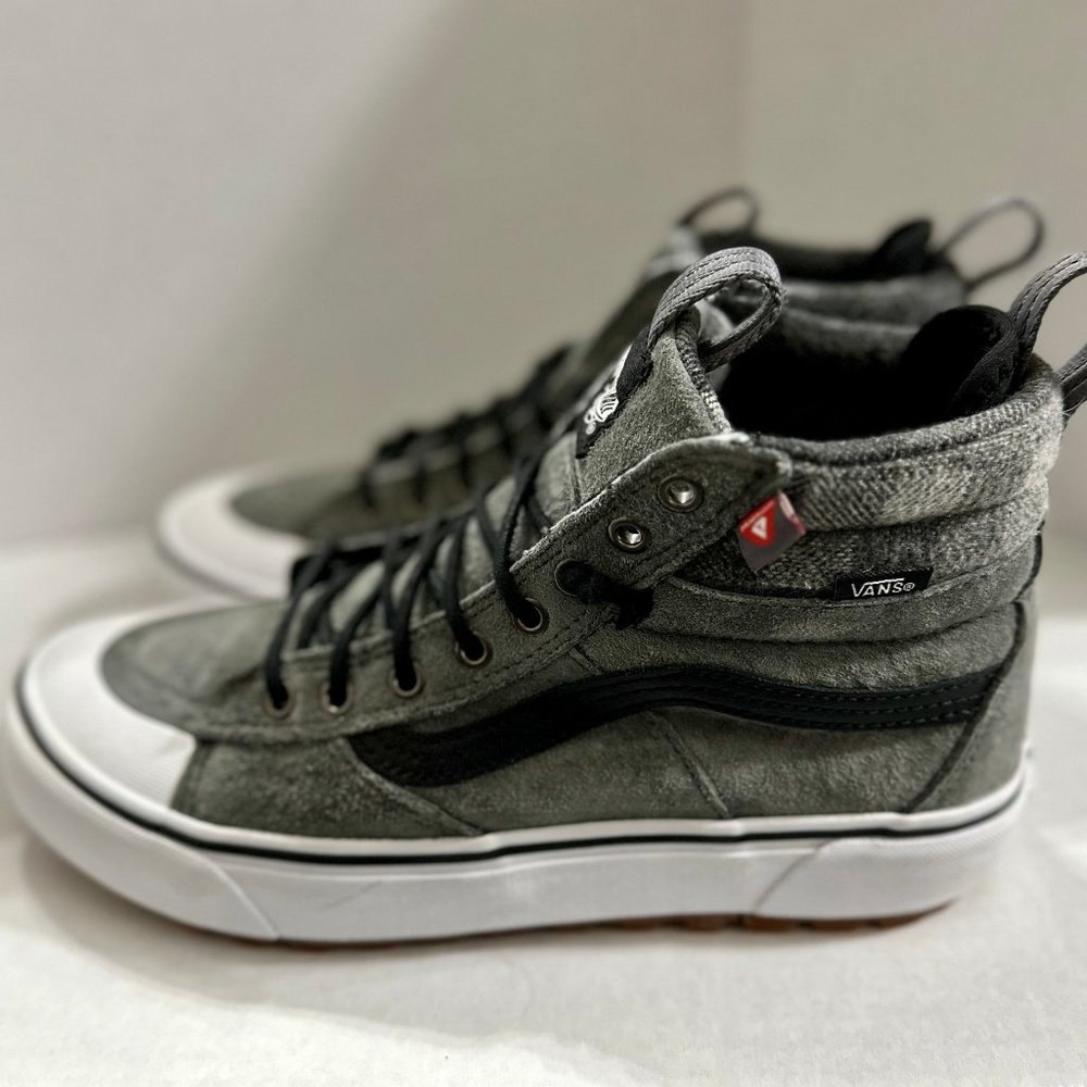 Vans SK8 Hi MTE 2.0 - Size 9